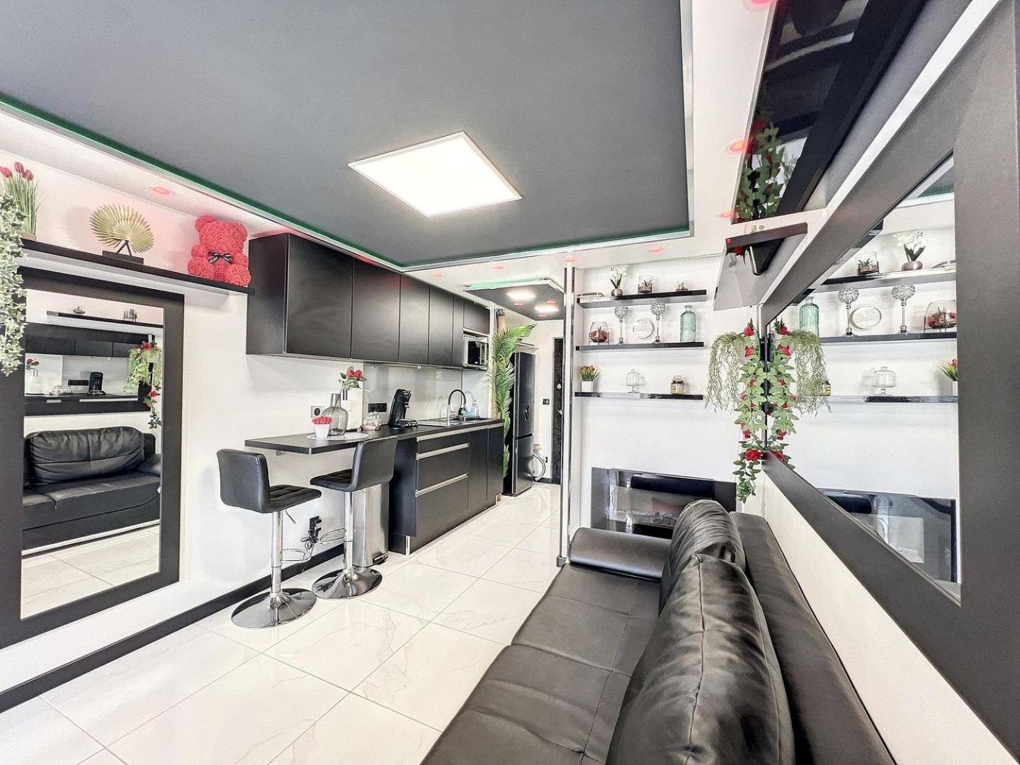 C12 Deluxe Agde