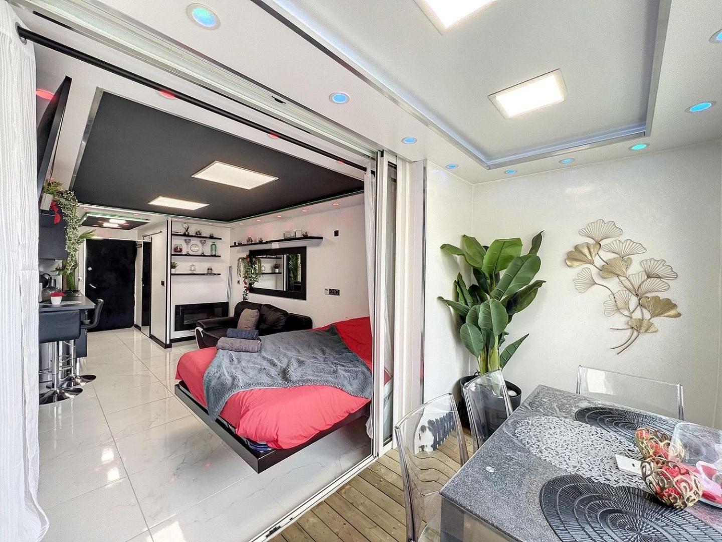 C12 Deluxe Apartment Agde